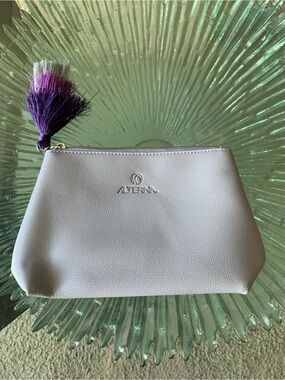 💜 NEW Alterna Cosmetics Bag